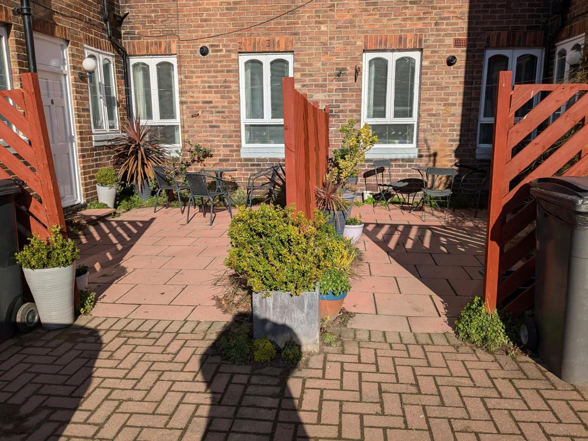 Apartment With Outside Patio And Car Space เดอรัม ภายนอก รูปภาพ